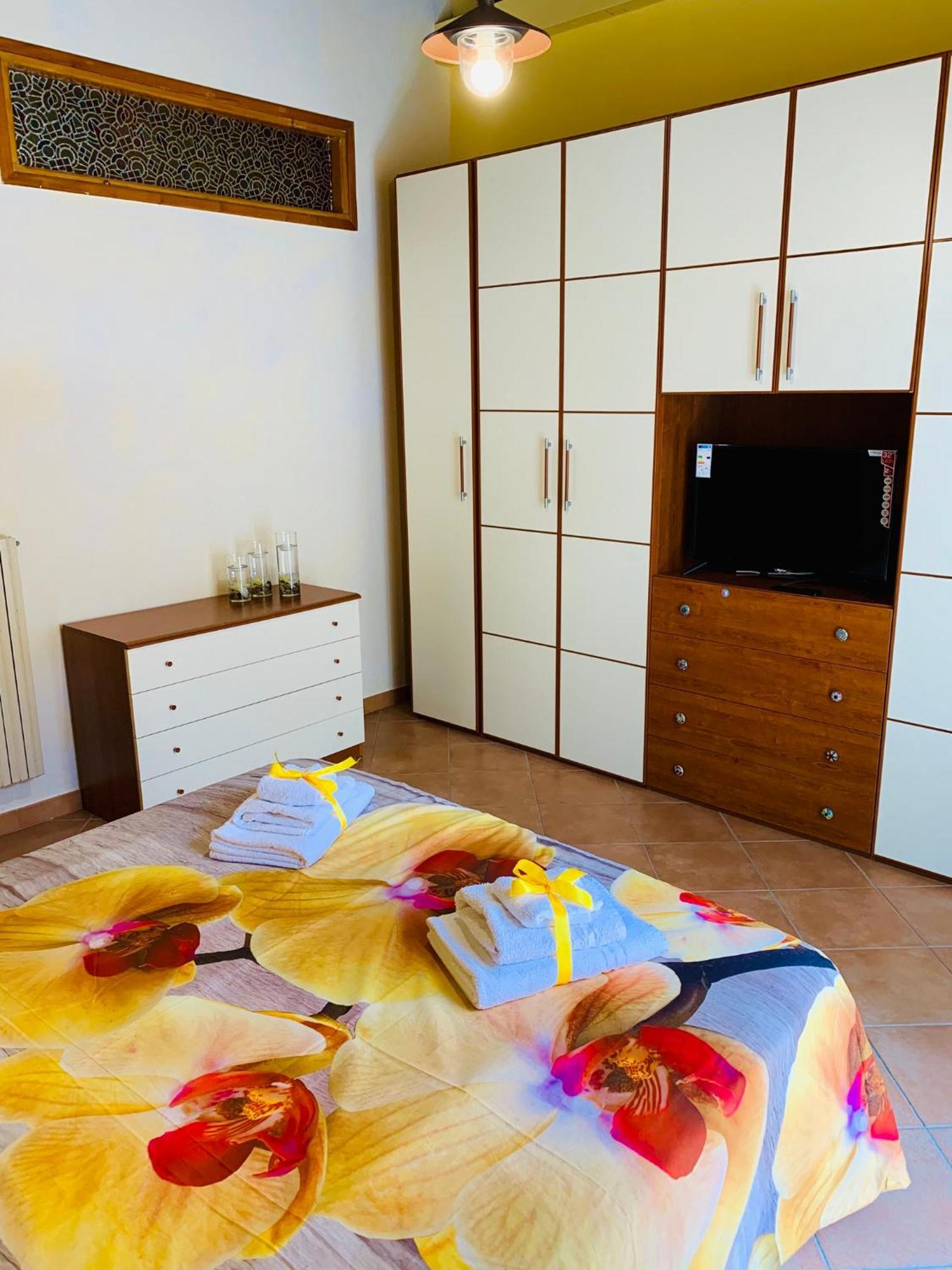 Orchidea Gialla 加埃塔 外观 照片